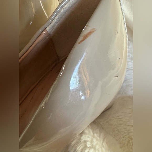 Donald  J Pliner Audrey Pumps. Color: NATURAL. SZ 7.  NWOB - Picture 3 of 9